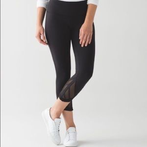 Lululemon Essential Rhythm Crop